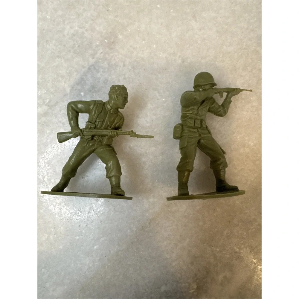 Vintage Green 54mm Toy‎ Soldiers Set Of 11